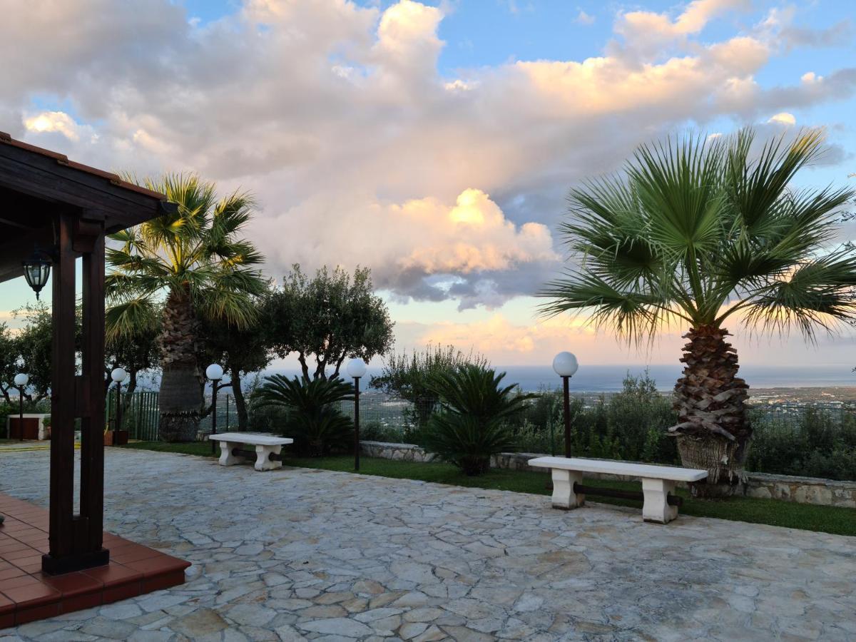 Villa Maremonti مونوبولي المظهر الخارجي الصورة