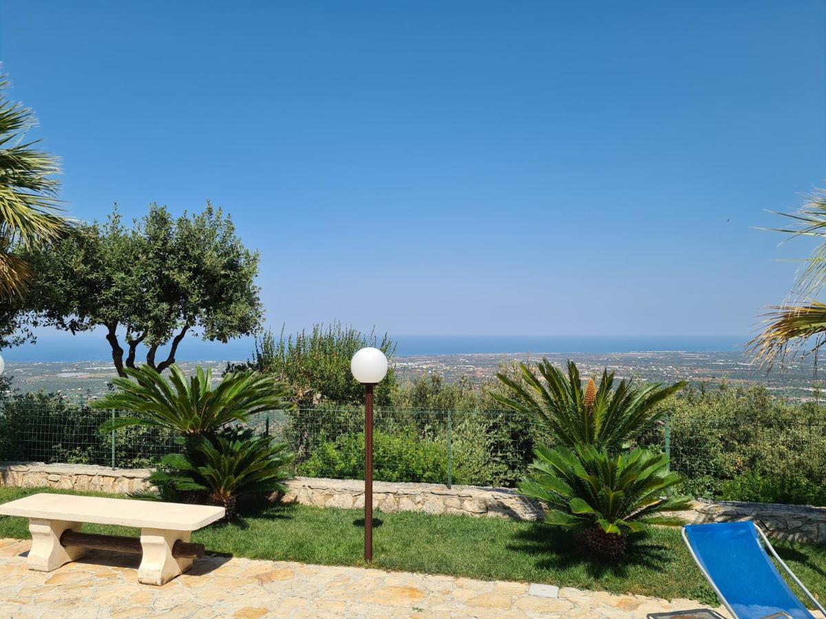 Villa Maremonti مونوبولي المظهر الخارجي الصورة